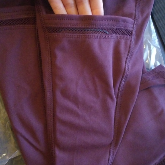 PLUS Highwaist Side Mesh Slit Detail in Plum - Picture 6 of 6